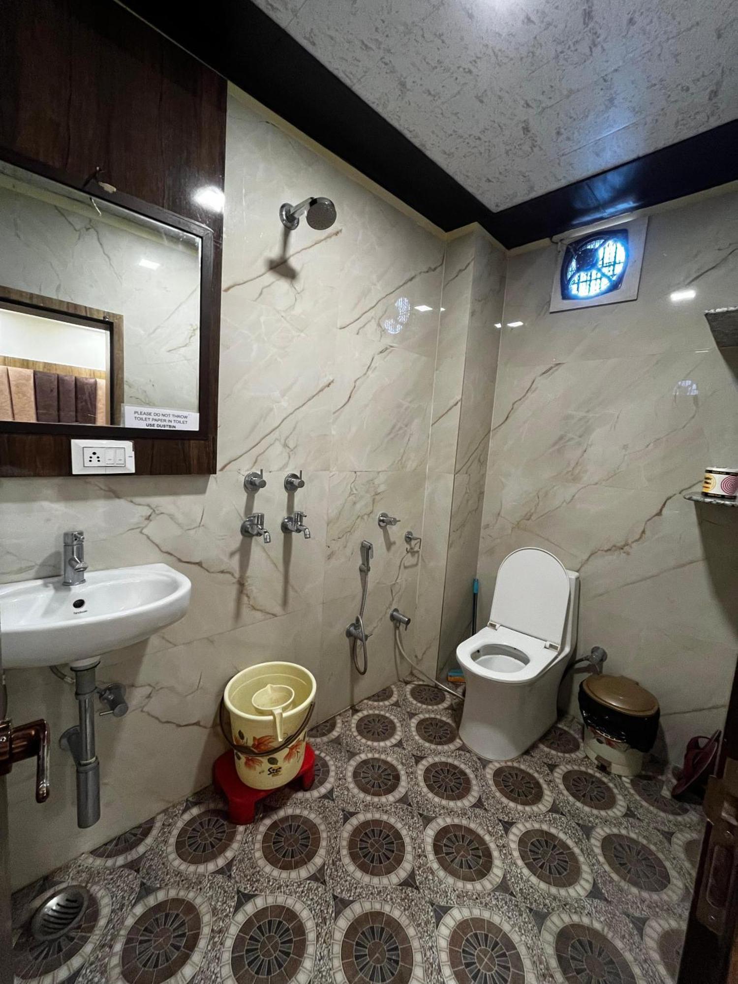 Ks Paying Guest House Varanasi Exteriör bild