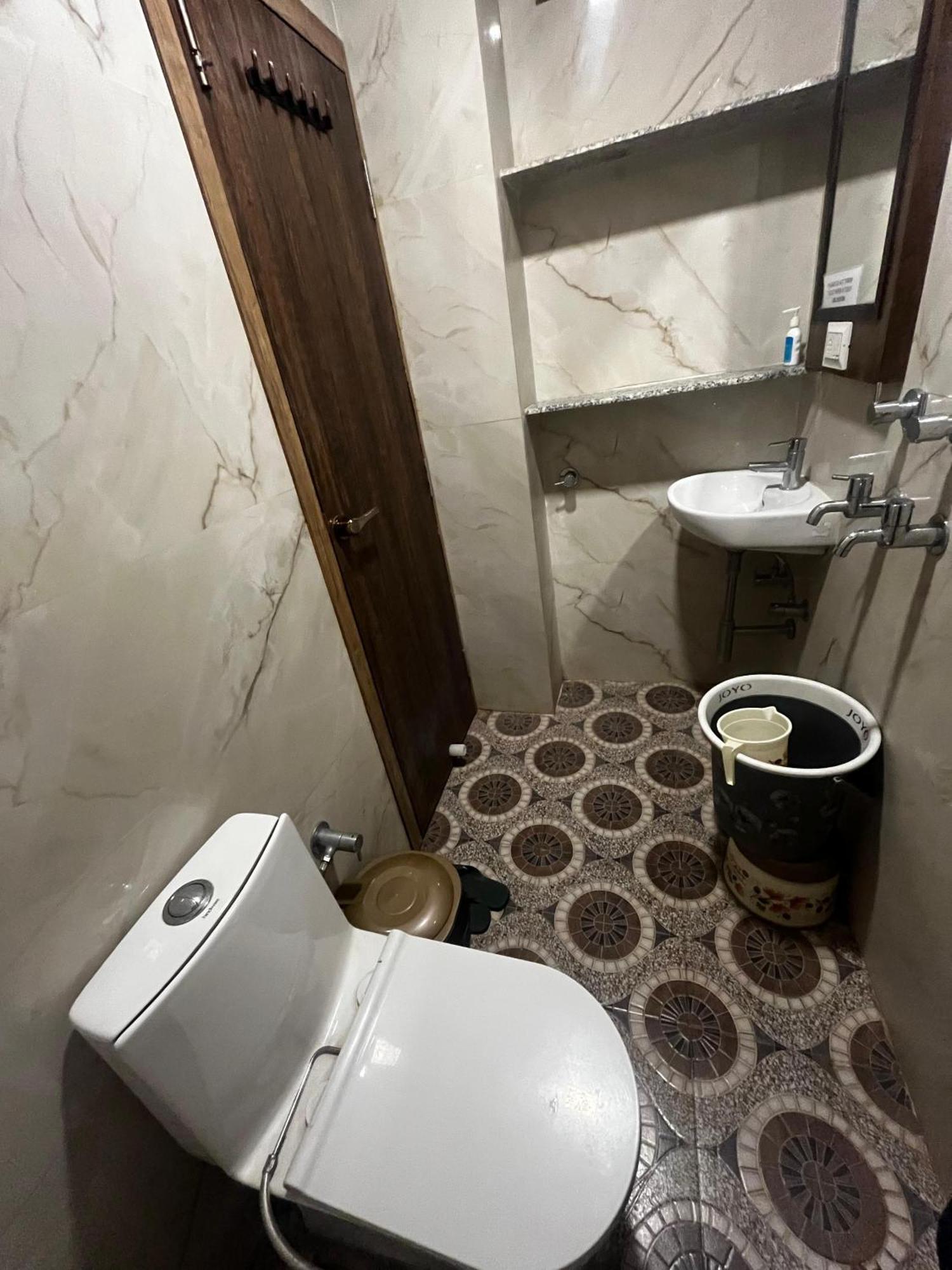 Ks Paying Guest House Varanasi Exteriör bild