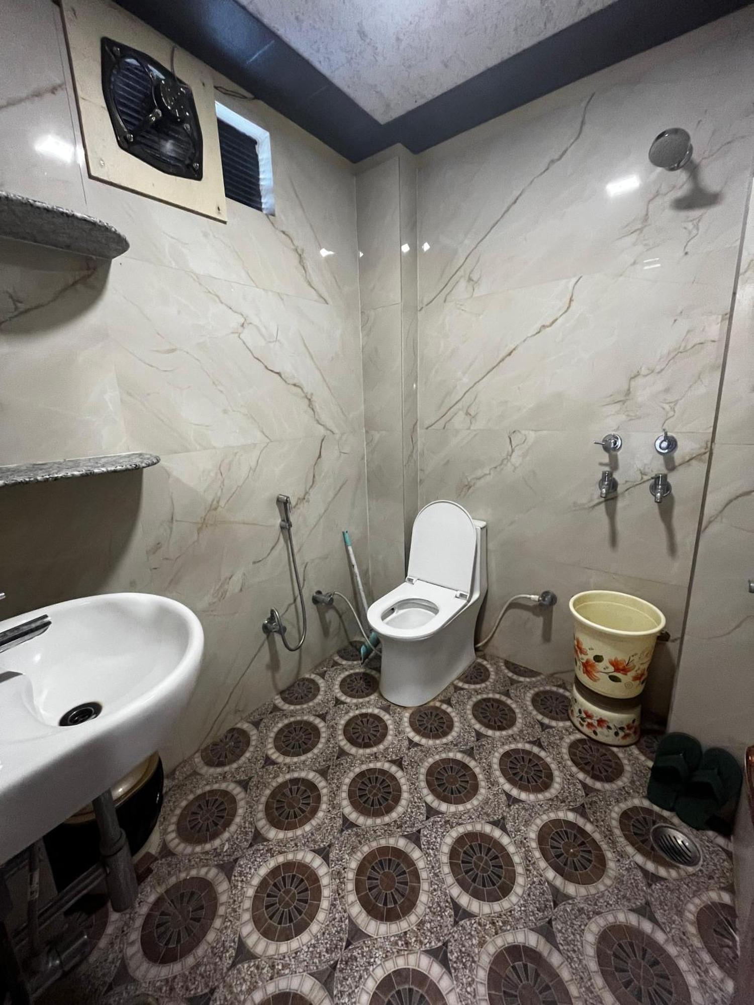 Ks Paying Guest House Varanasi Exteriör bild